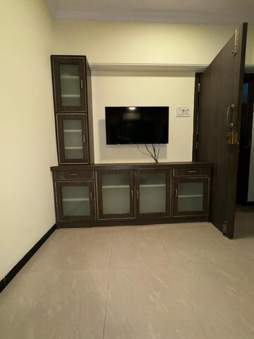 Room in 1 BHK Apartment at Sai Nidhi Apartment, Chembur – for Rent