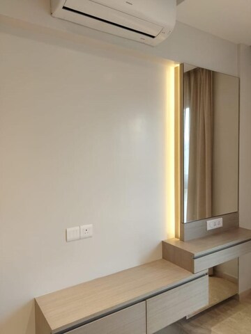 Room in 2 BHK Apartment at Hiranandani Castle Rock, Powai – for Sale