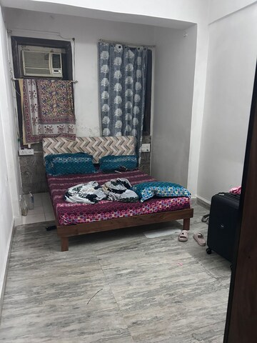 Bedroom in 1 BHK Apartment at Bandra West – for Rent