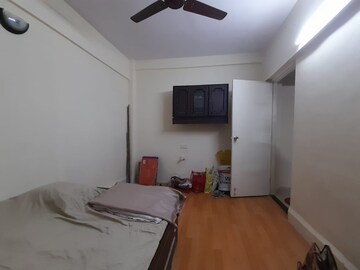 Master Bedroom in 1 BHK Apartment at Sai Baba Complex Goregaon, Goregaon East – for Rent