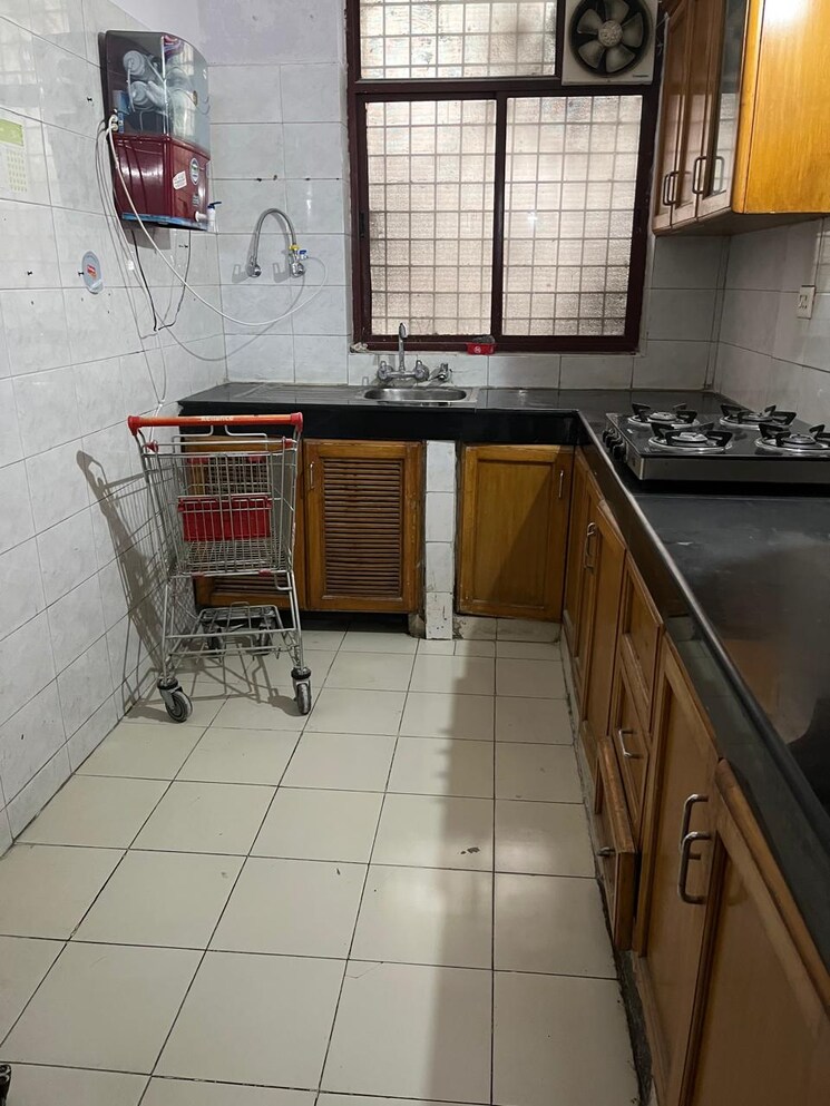 Kitchen, sector 31 6 Bedroom 510 Sq.Mt. Independent House In Sector 31 Noida 7995597