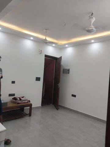2 BHK Apartment For Rent in Paschim Vihar