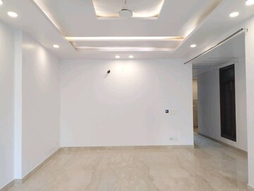 Room in 3 BHK Builder Floor at Green Park – for Rent