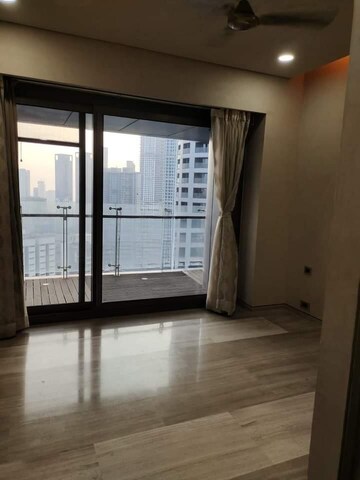 Room in 3 BHK Apartment at Lodha World One, Worli – for Rent