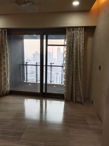 Room in 3 BHK Apartment at Lodha World One, Worli – for Rent