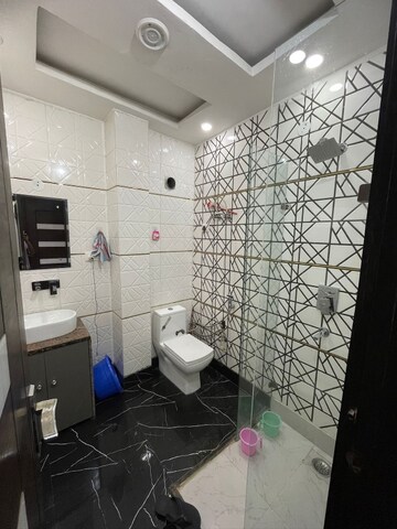 Master Bedroom in 3 BHK Builder Floor at Mahavir Enclave – for Sale