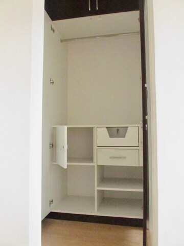 Furnished Amenities in 4 BHK Apartment at Emaar MGF The Palm Drive Villas, Sector 66 – for Rent