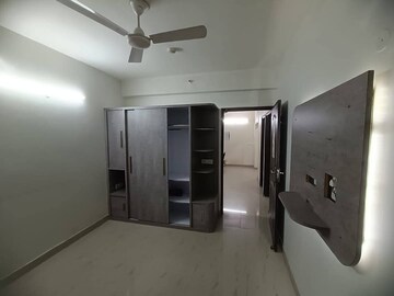 2 BHK Apartment For Rent in Nimbus The Hyde park, Sector 78