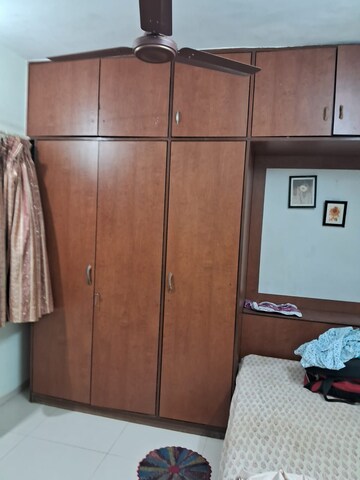 Bedroom in 2 BHK Apartment at Andheri West – for Rent
