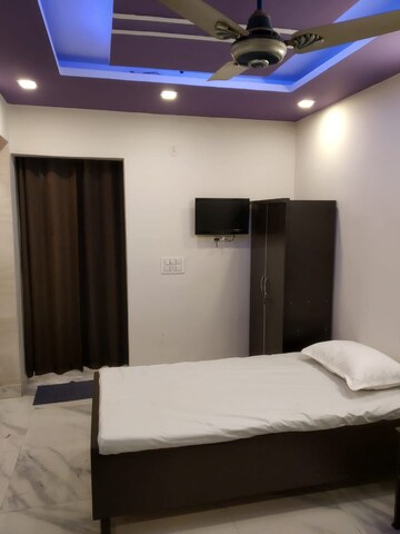 Bedroom in 1 BHK Apartment at Paschim Vihar – for Rent