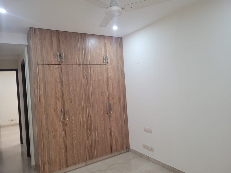 Room, safdarjung enclave 3 Bedroom 235 Sq.Yd. Builder Floor In Safdarjung Enclave Delhi 7996017