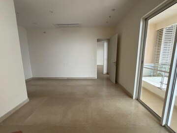 Room in 3 BHK Apartment at Indiabulls Sky Forest, Lower Parel – for Rent
