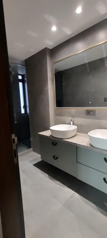 Team Area in 4 BHK Apartment at Lodha Trump Tower, Worli – for Rent