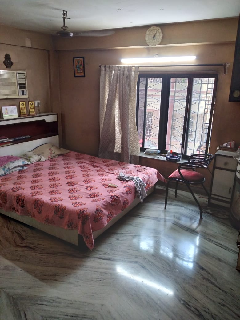 2.5 BHK Apartment For Sale in Topsia