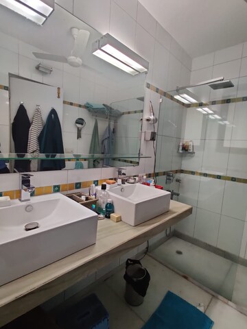 Master Bedroom in 3 BHK Builder Floor at Green Park – for Sale
