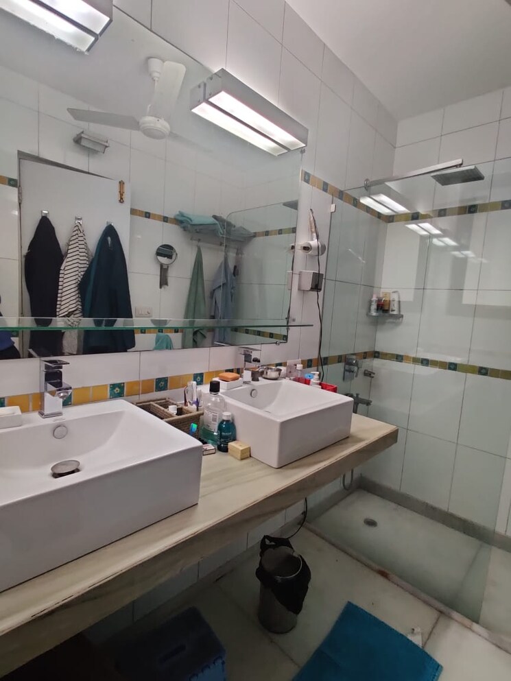 Master Bedroom, green park 3 Bedroom 250 Sq.Yd. Builder Floor In Green Park Delhi 7996049