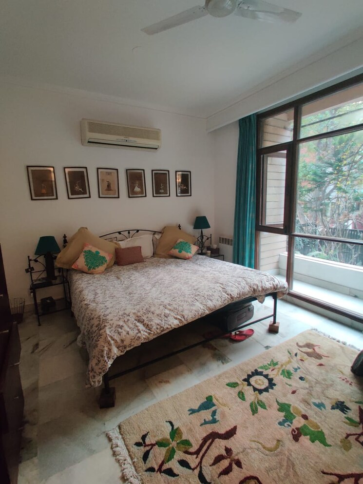 Bedroom, green park 3 Bedroom 250 Sq.Yd. Builder Floor In Green Park Delhi 7996049