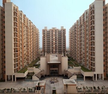 2 BHK Apartment For Sale in KLJ Platinum Heights, Sector 77