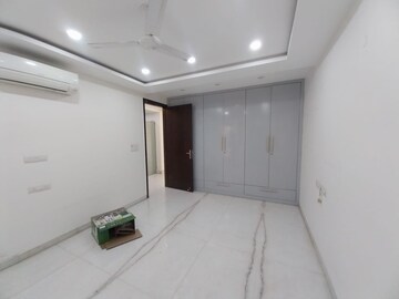 Room in 3 BHK Apartment at Greater Kailash Part 3 – for Rent