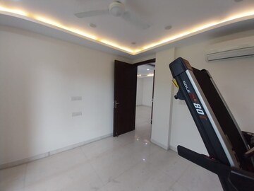 Room in 3 BHK Apartment at Greater Kailash Part 3 – for Rent