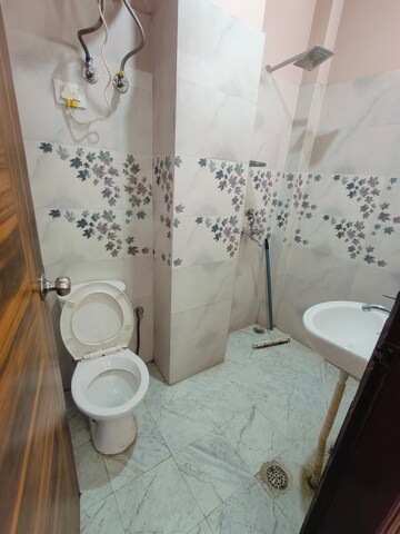 Bathroom in 1 RK Builder Floor at Ansal Sushant Lok I, Sector 43 – for Rent