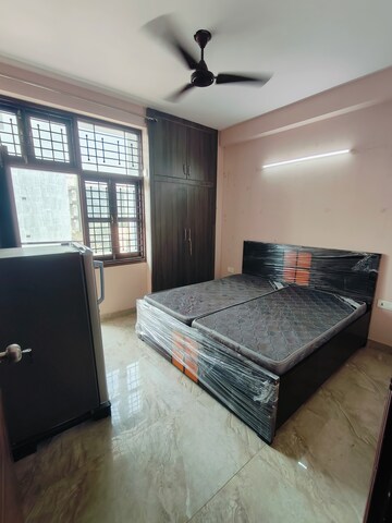 Bedroom in 1 RK Builder Floor at Ansal Sushant Lok I, Sector 43 – for Rent