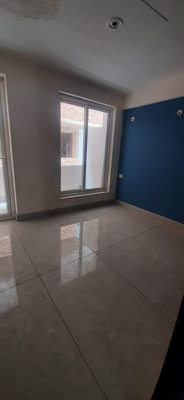 Room in 3 BHK Penthouse at Sector 40 – for Sale