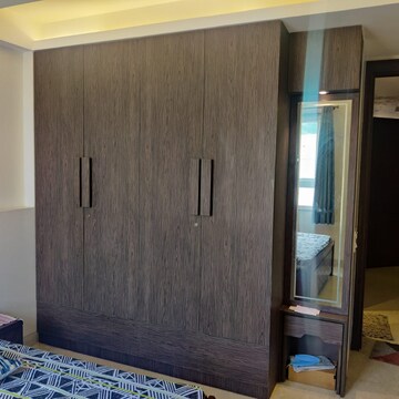 Furnished Amenities in 3 BHK Builder Floor at Kailash Colony – for Rent