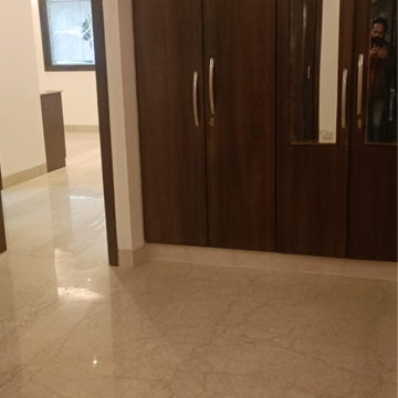 Room in 3 BHK Builder Floor at Greater Kailash – for Rent