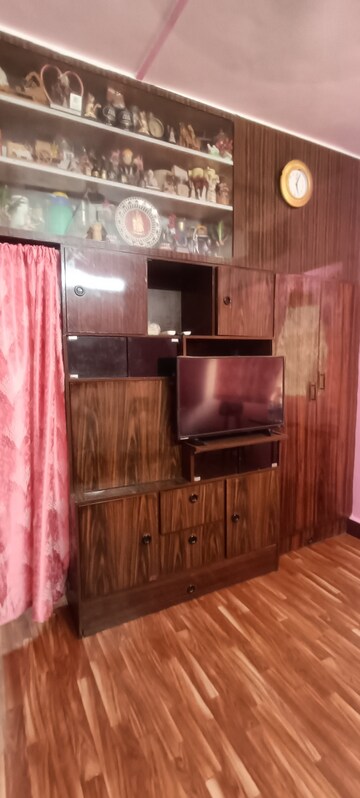 Furnished Amenities in 1 BHK Apartment at Akash Darshan, Santacruz East – for Rent