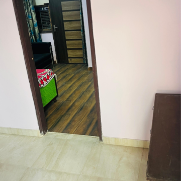 Bedroom in 1 RK Builder Floor at Chittaranjan Park – for Rent