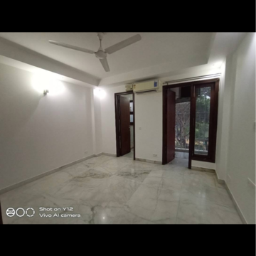 Room in 3 BHK Builder Floor at Greater Kailash ii – for Rent