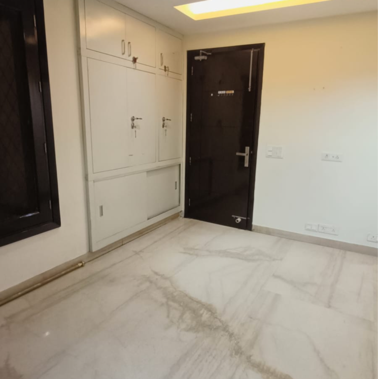 Room, east of kailash 3 Bedroom 1400 Sq.Ft. Builder Floor In East Of Kailash Delhi 7996300