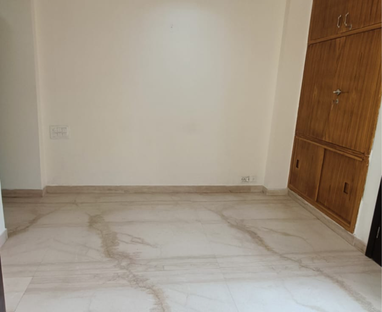 Room, east of kailash 3 Bedroom 1400 Sq.Ft. Builder Floor In East Of Kailash Delhi 7996300