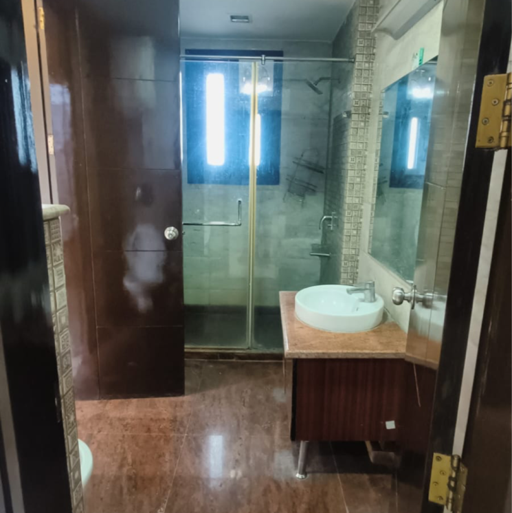 Attached Bathroom, east of kailash 3 Bedroom 1400 Sq.Ft. Builder Floor In East Of Kailash Delhi 7996300
