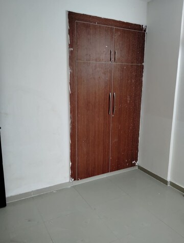 Room in 2.5 BHK Apartment at Mayur Vihar Phase 1 – for Rent