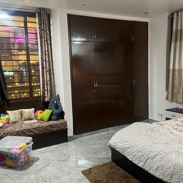Bedroom in 3 BHK Builder Floor at Chittaranjan Park – for Rent