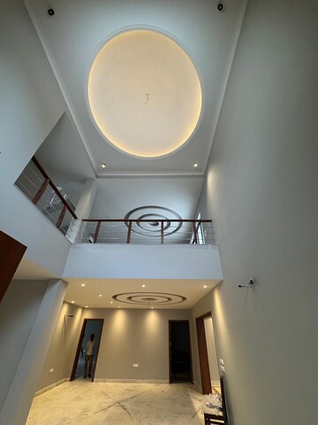 Furnished Amenities in 4 BHK Villa at Satbari – for Rent