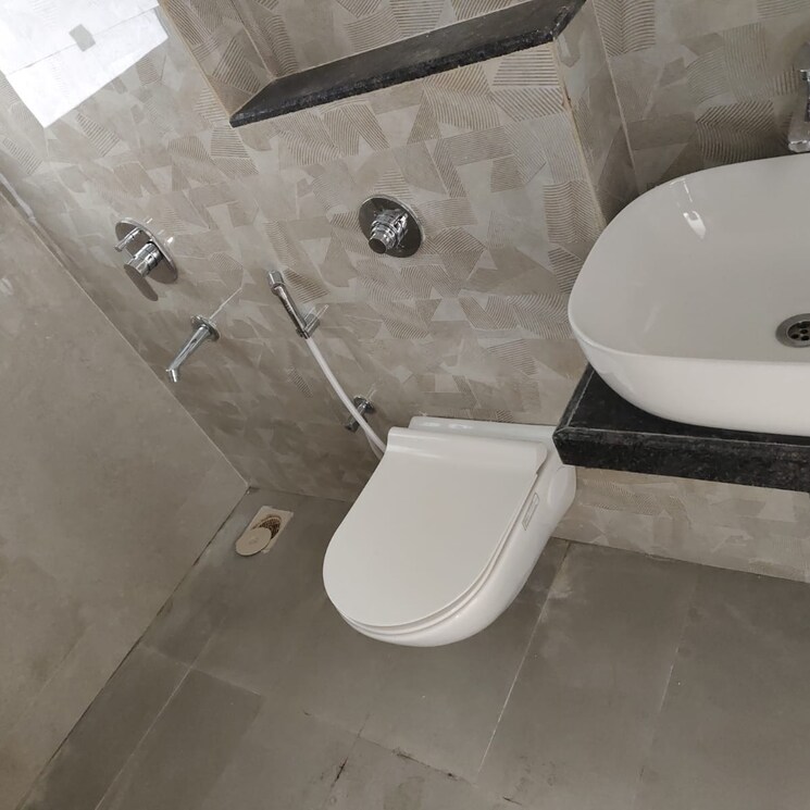 Bathroom, lodha-amara-new-tower 1 Bedroom 450 Sq.Ft. Apartment In Kolshet Industrial Area Thane 7996323