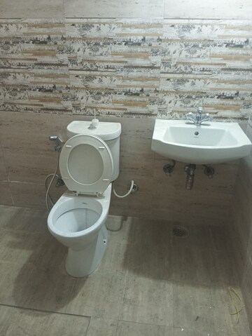 Bathroom in 2 BHK Apartment at Amrapali Golf Homes, Sector 4, Greater Noida – for Rent