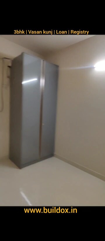 Room in 3 BHK Builder Floor at Vasant Kunj – for Sale