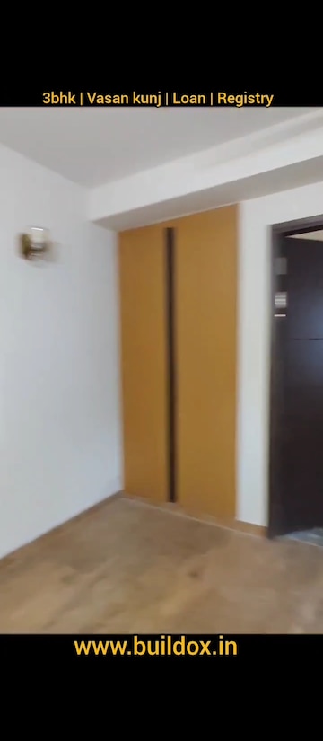 Room in 3 BHK Builder Floor at Vasant Kunj – for Sale