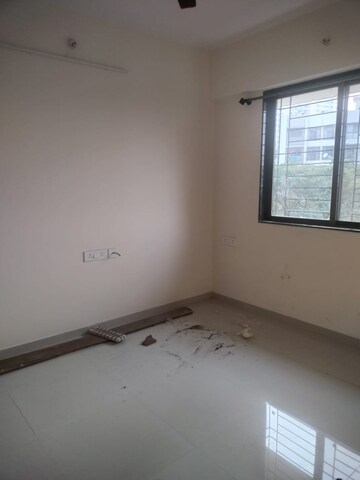 Room in 2 BHK Apartment at K M Horizon Palms III, Owale – for Rent