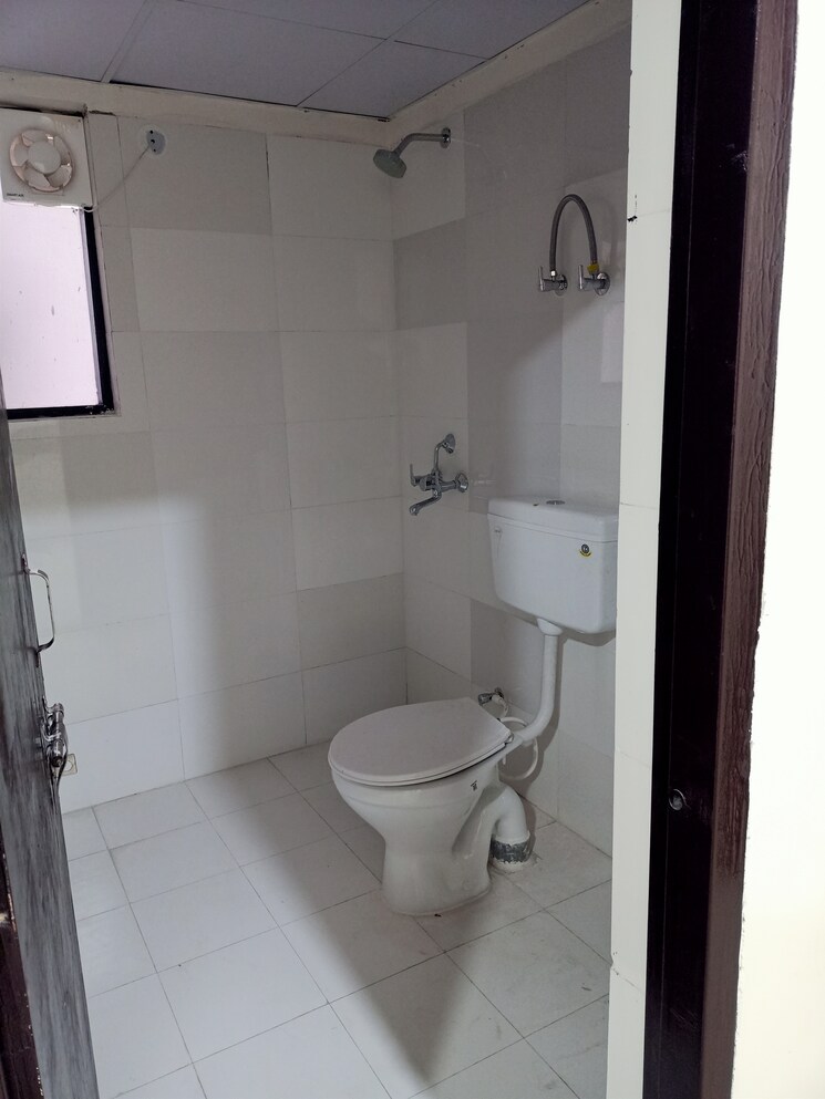 Bathroom, amolik-sankalp 1 Bedroom 438 Sq.Ft. Apartment In Sector 85 Faridabad 7996421