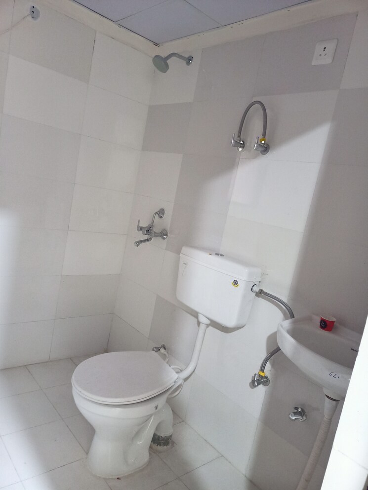 Bathroom, amolik-sankalp 1 Bedroom 438 Sq.Ft. Apartment In Sector 85 Faridabad 7996421