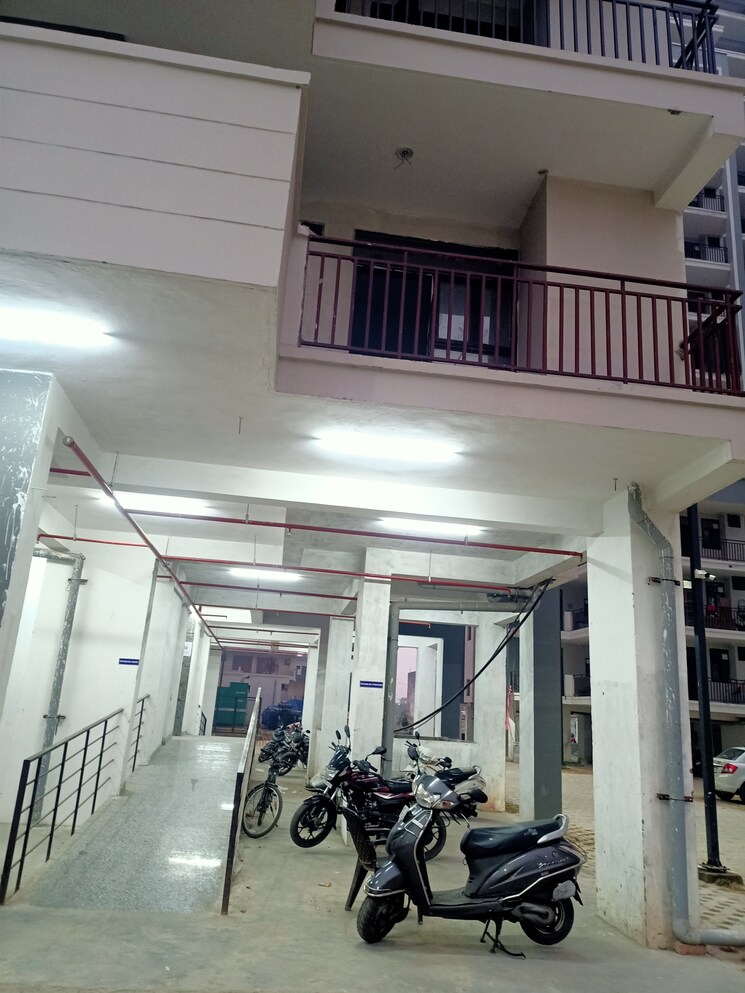  Parking, amolik-sankalp 3 Bedroom 851 Sq.Ft. Apartment In Sector 85 Faridabad 7996428
