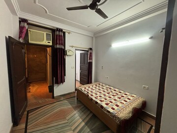Bedroom in 2.5 BHK Independent House at Parsvnath Plaza 27, Sector 27 – for Rent