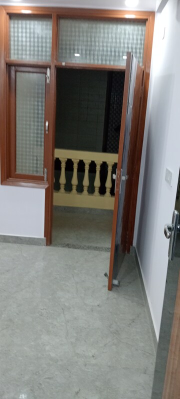 Building Lobby in 1 BHK Builder Floor at Govindpuri – for Rent