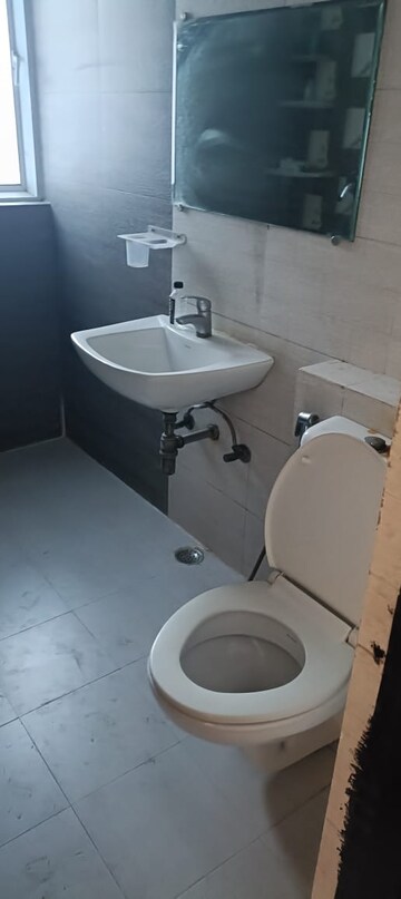Bathroom in 2.5 BHK Apartment at Amrapali Heartbeat City, Sector 107 – for Sale