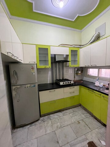   Showroom at Indirapuram – for Rent
